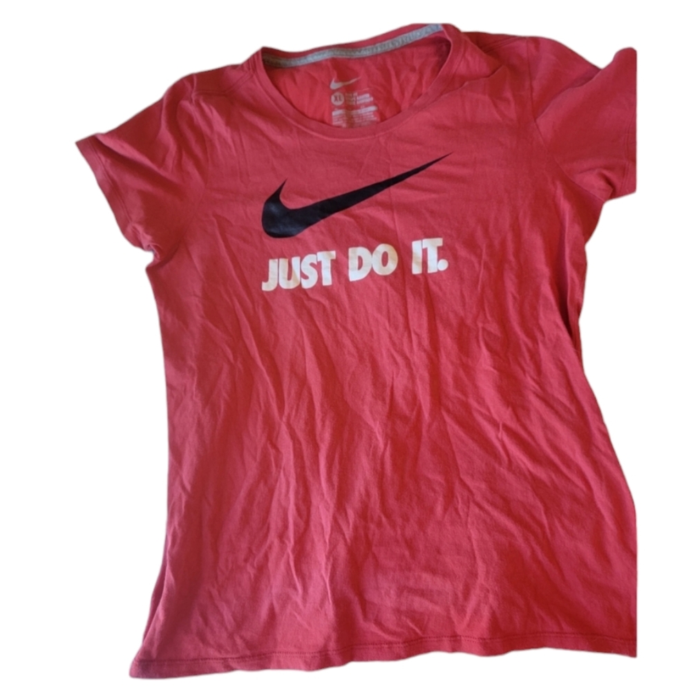 NIKE red shirt Women’s size xl